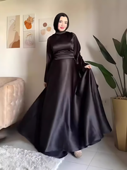 فستان ساتان بأكمام واسعة