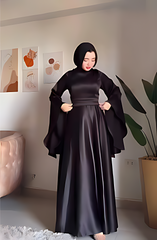 فستان ساتان بأكمام واسعة